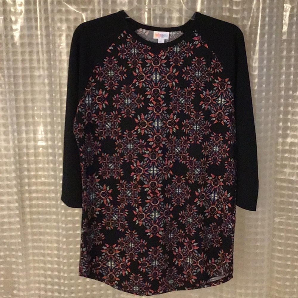 LuLa Roe Randy shirt